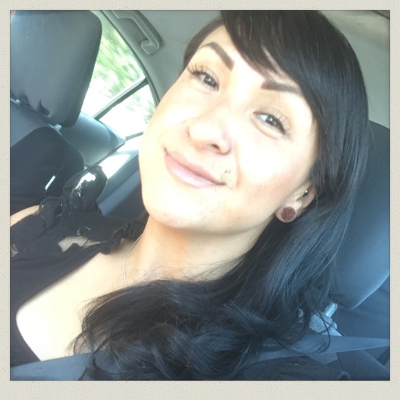 Meet your Posher, Monique - Picture 1 of 1